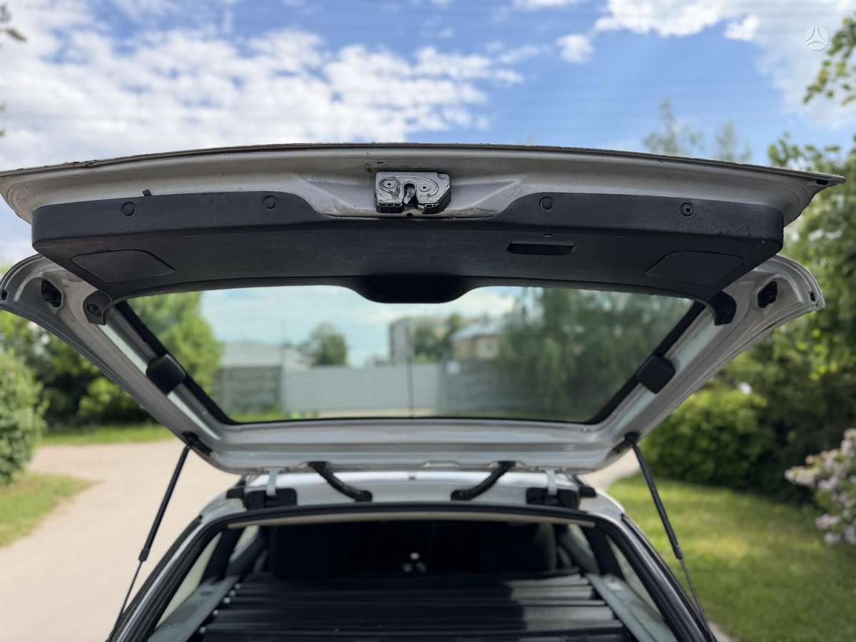Volkswagen Passat - 12