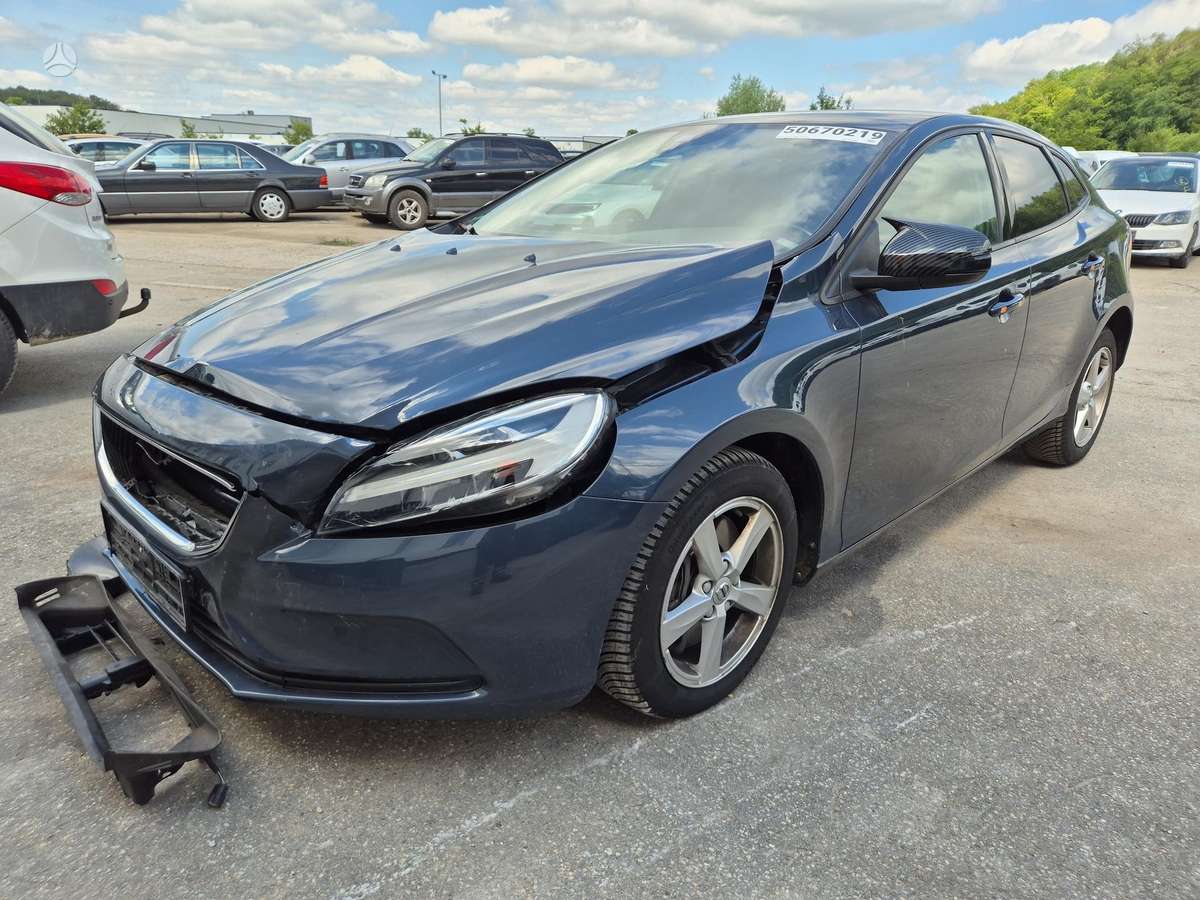 Volvo V40, 2.0 l., Хэтчбек