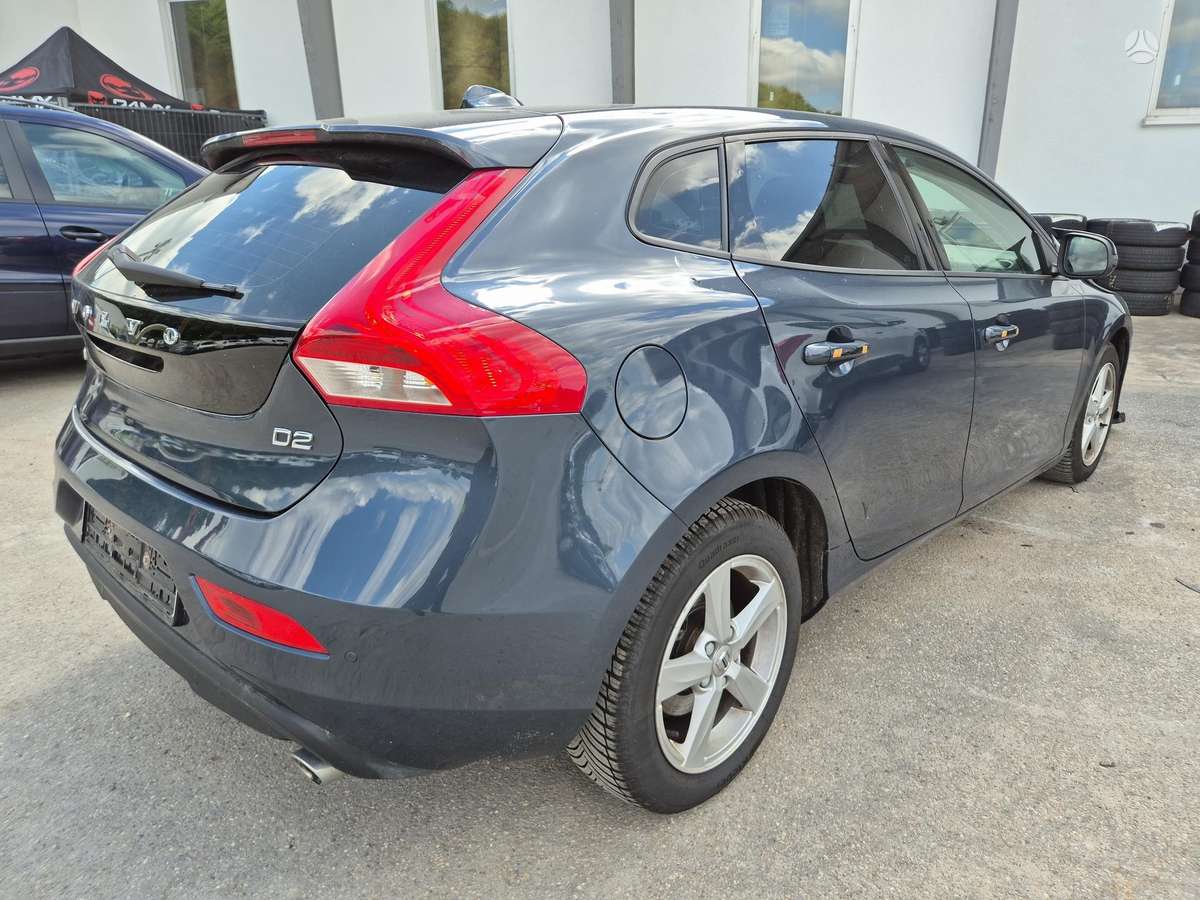 Volvo V40, 2.0 l., hatchback
