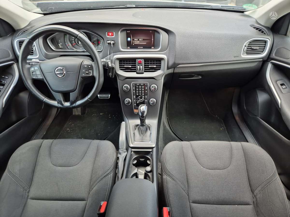 Volvo V40, 2.0 l., hatchback