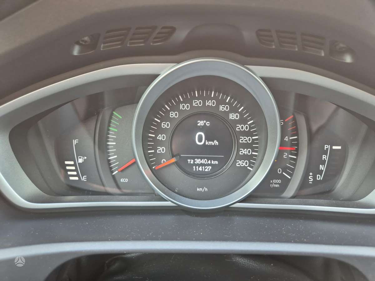 Volvo V40, 2.0 l., Хэтчбек