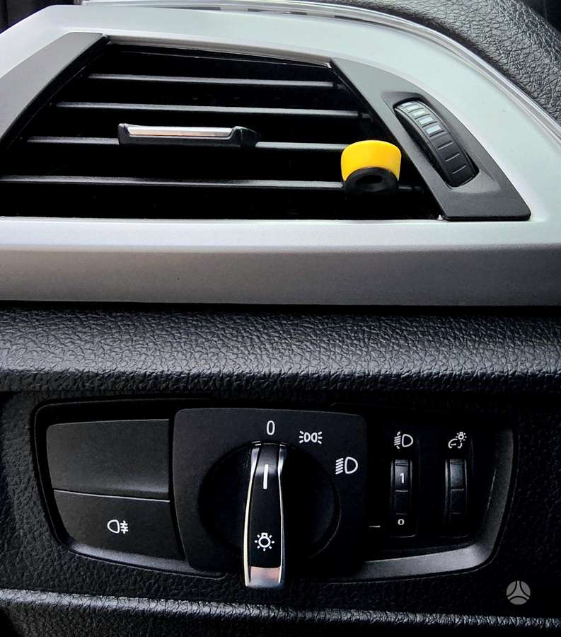 BMW 120, 2.0 l., hatchback