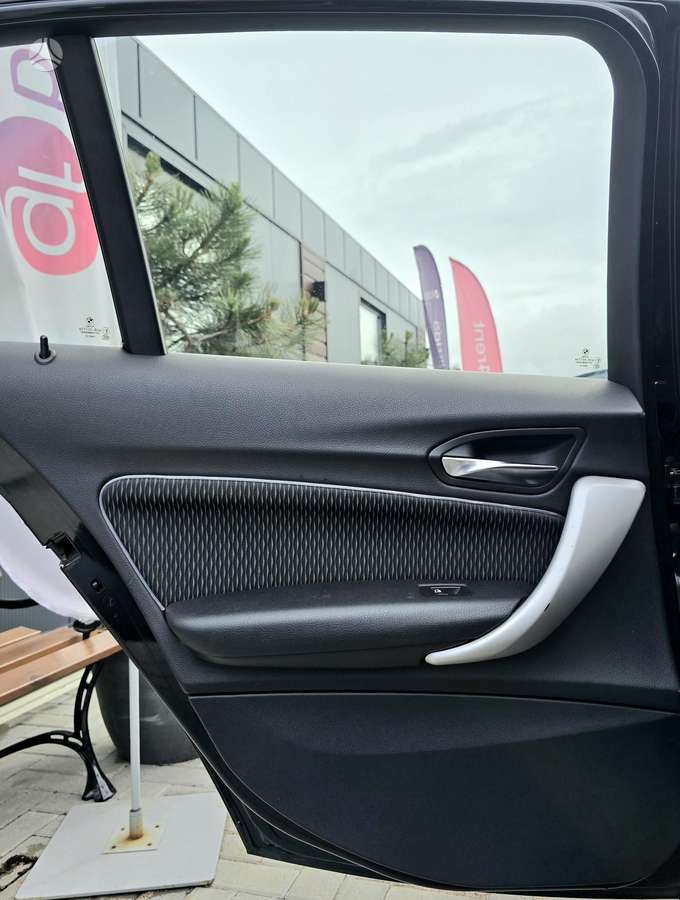 BMW 120, 2.0 l., hatchback