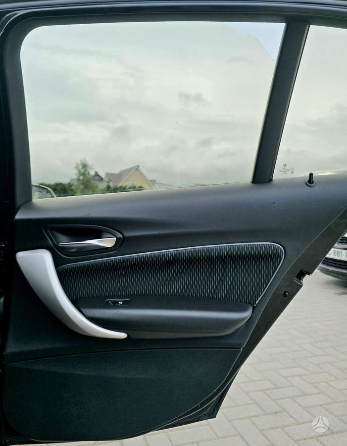 BMW 120, 2.0 l., hatchback