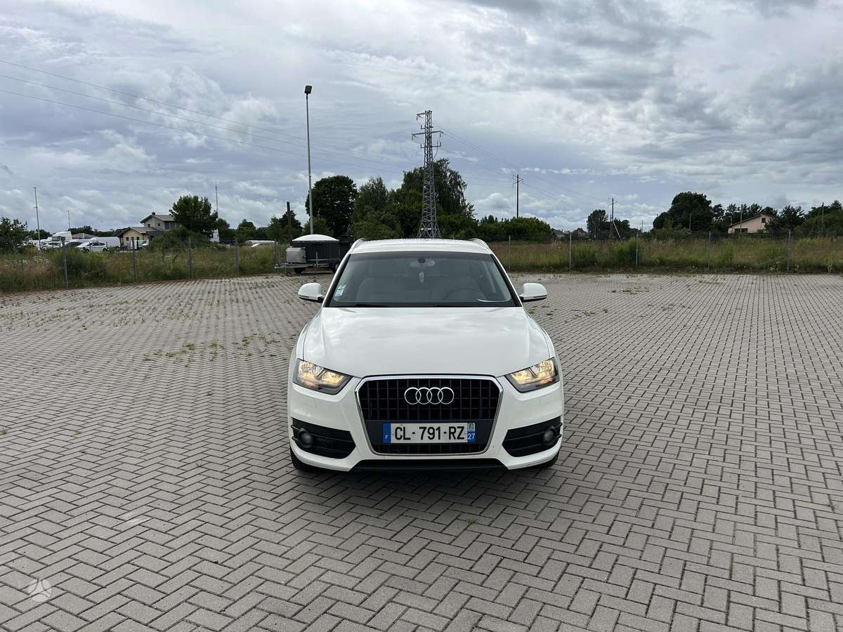 Audi Q3, 2.0 l., Внедорожник / Кроссовер