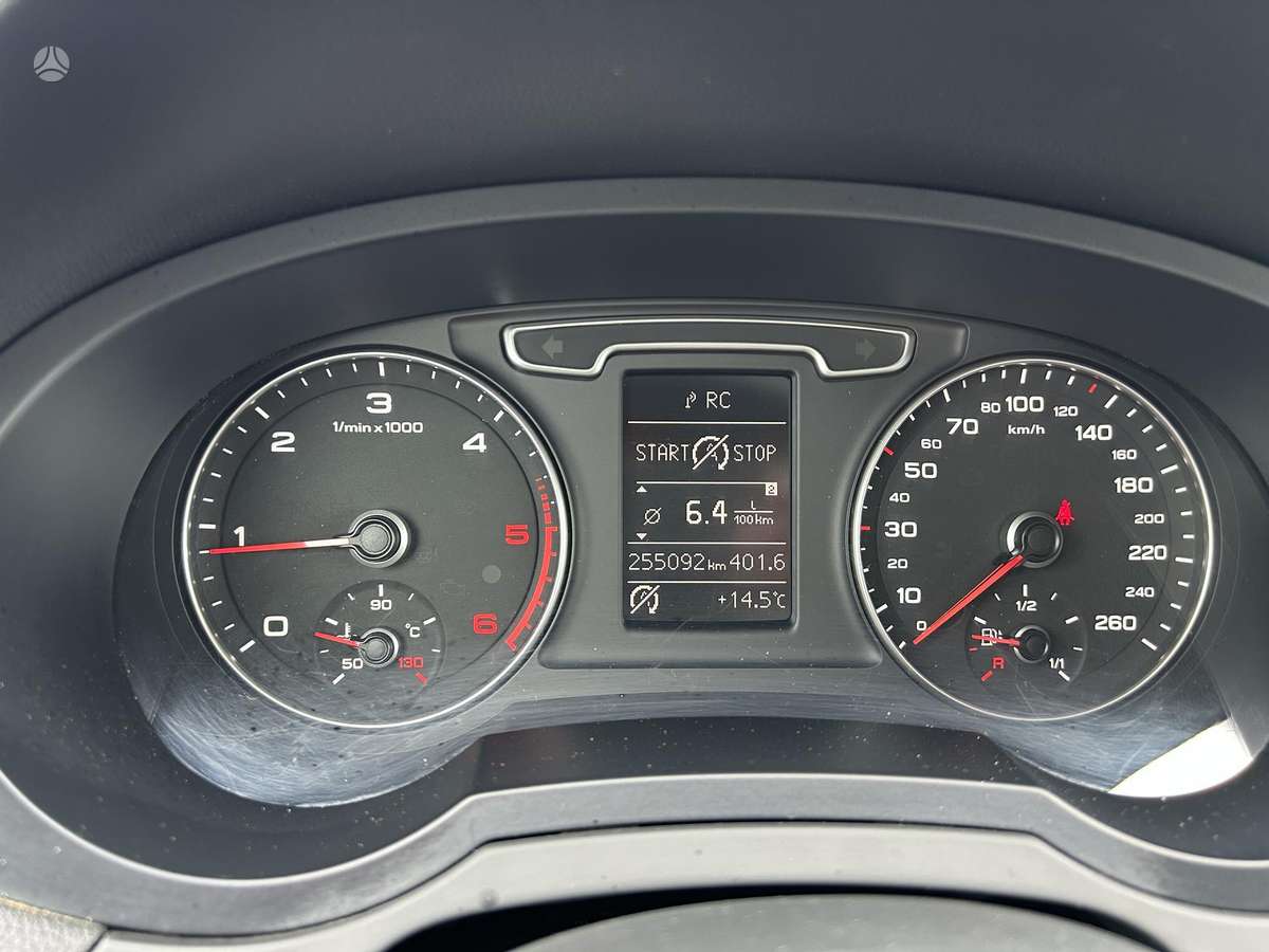 Audi Q3, 2.0 l., Внедорожник / Кроссовер