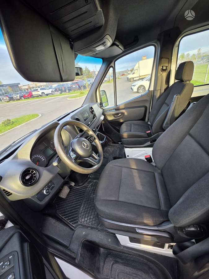 Mercedes-Benz Sprinter, cargo van