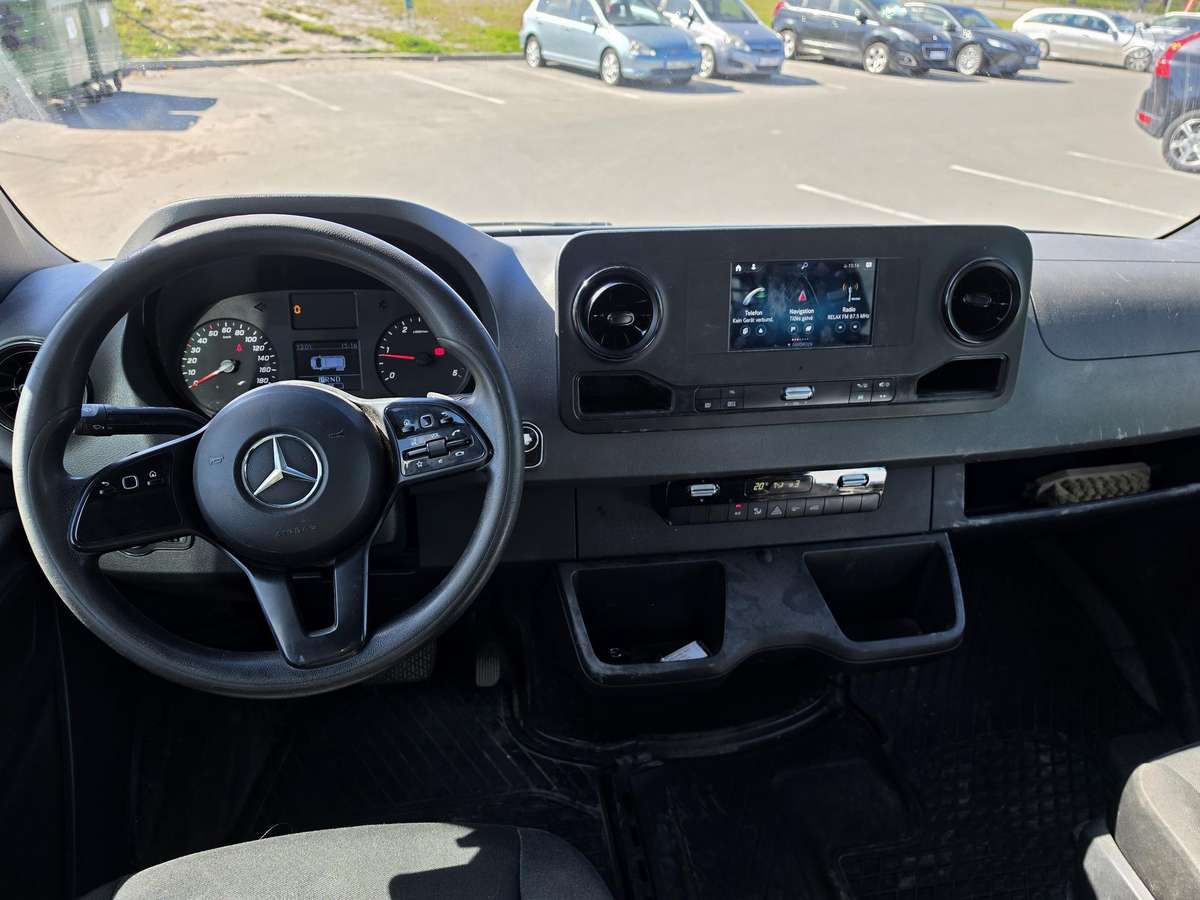 Mercedes-Benz Sprinter, cargo van