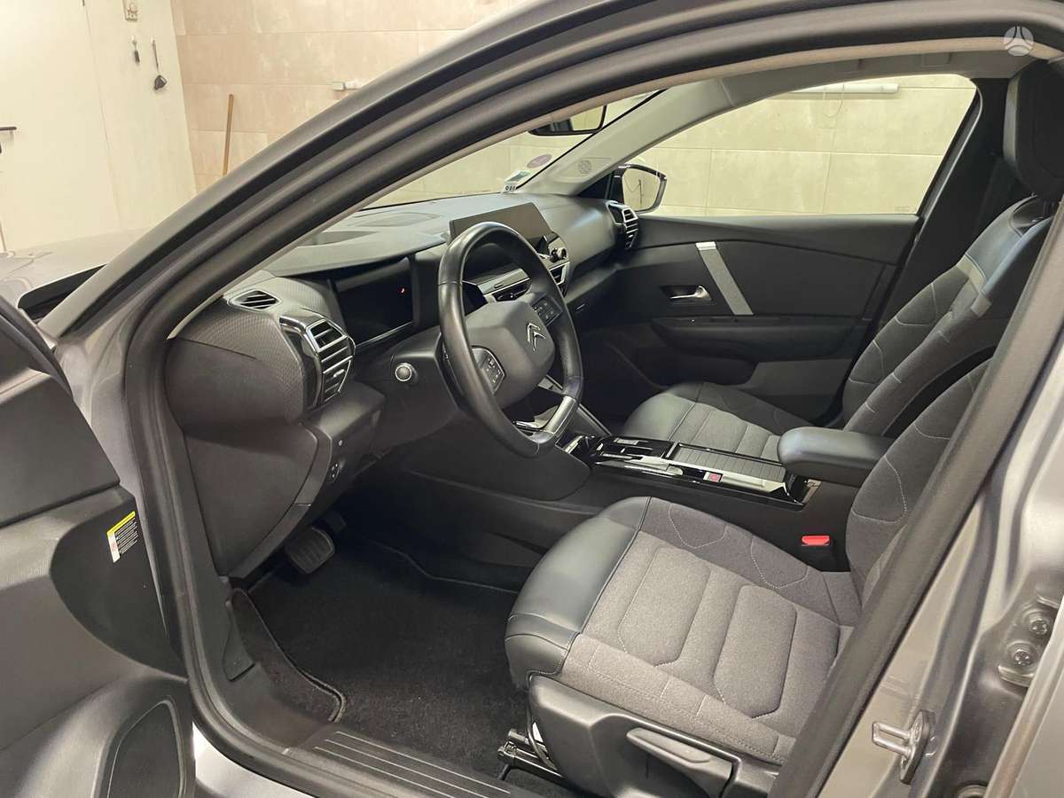 Citroen C4, 1.2 l., Хэтчбек