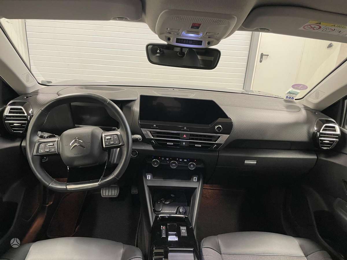 Citroen C4, 1.2 l., hatchback