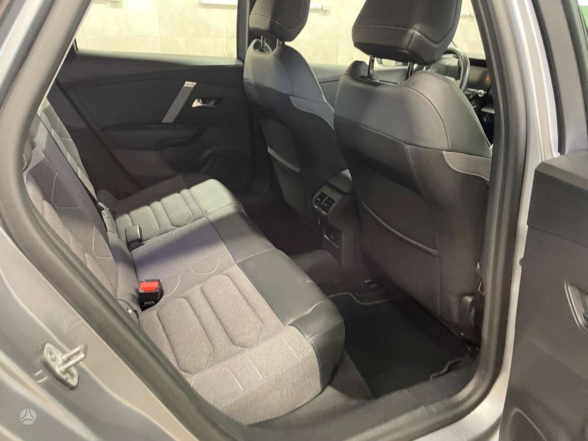 Citroen C4, 1.2 l., hatchback