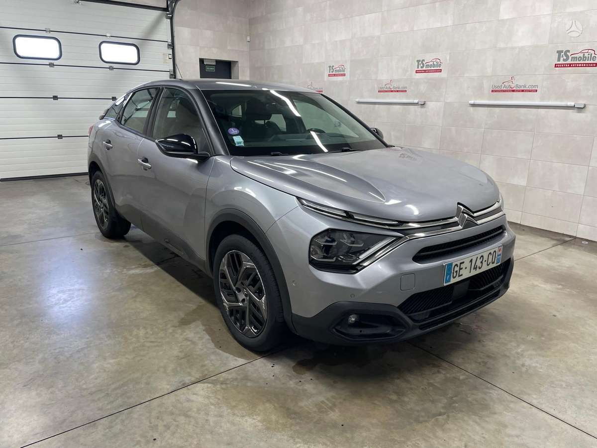 Citroen C4, 1.2 l., hatchback