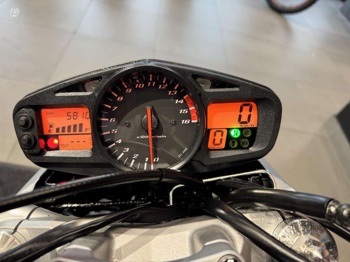 Suzuki GSR 600cc, street / classic