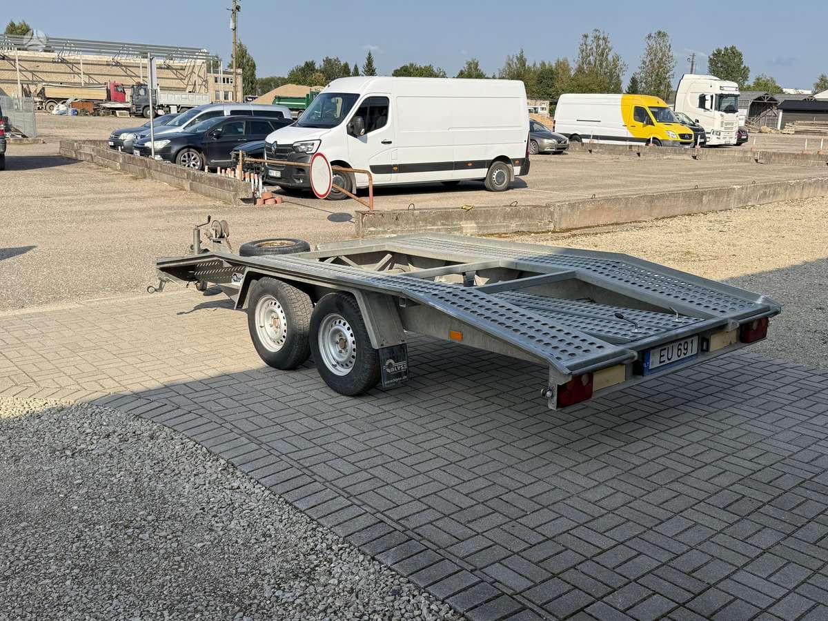 Blyss, lengvųjų automobilių priekabos