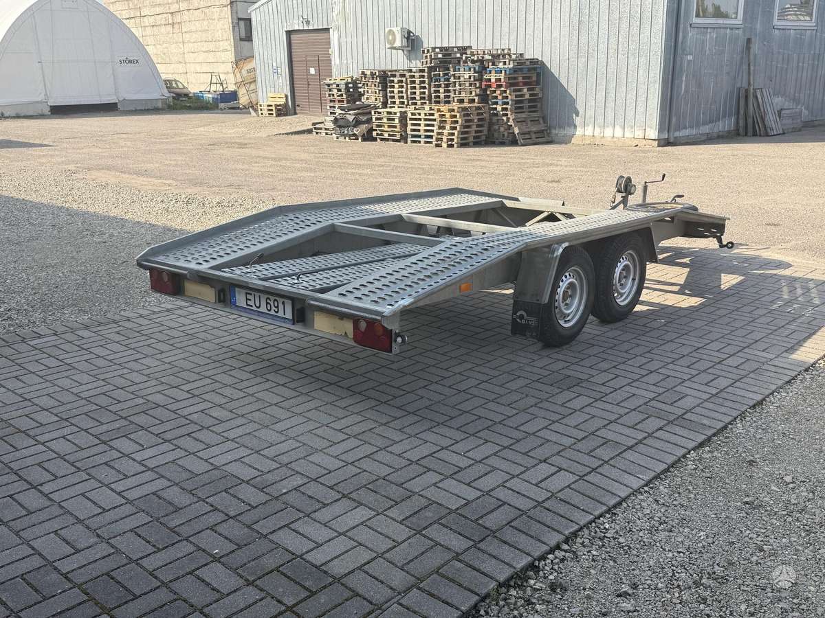 Blyss, passenger car trailers