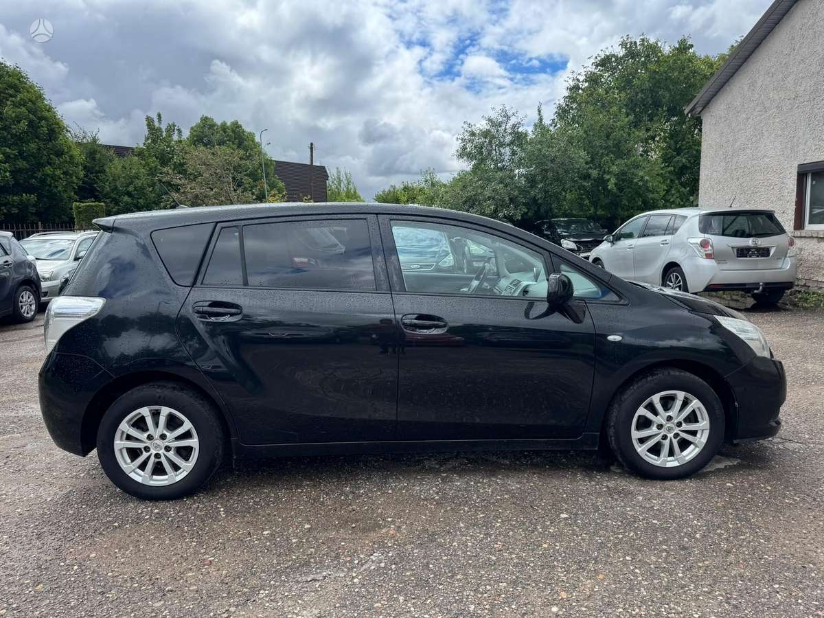 Toyota Verso, 2.0 l., Минивэн