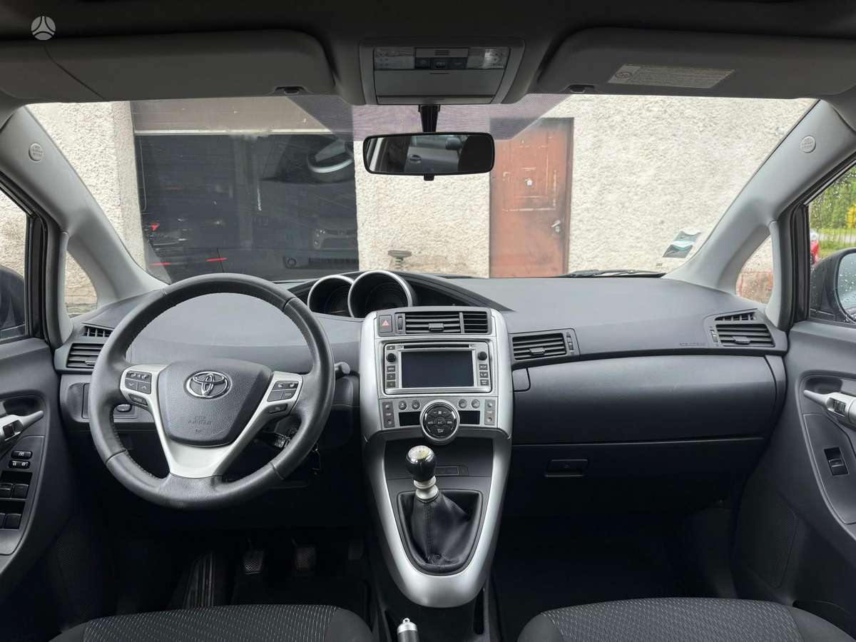 Toyota Verso, 2.0 l., Минивэн