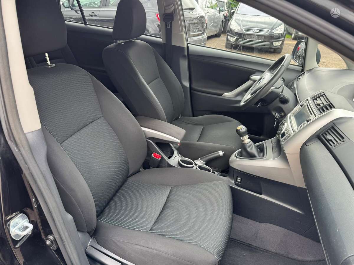 Toyota Verso, 2.0 l., Минивэн