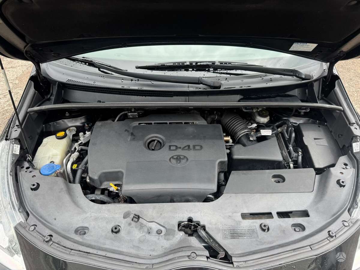 Toyota Verso, 2.0 l., Минивэн