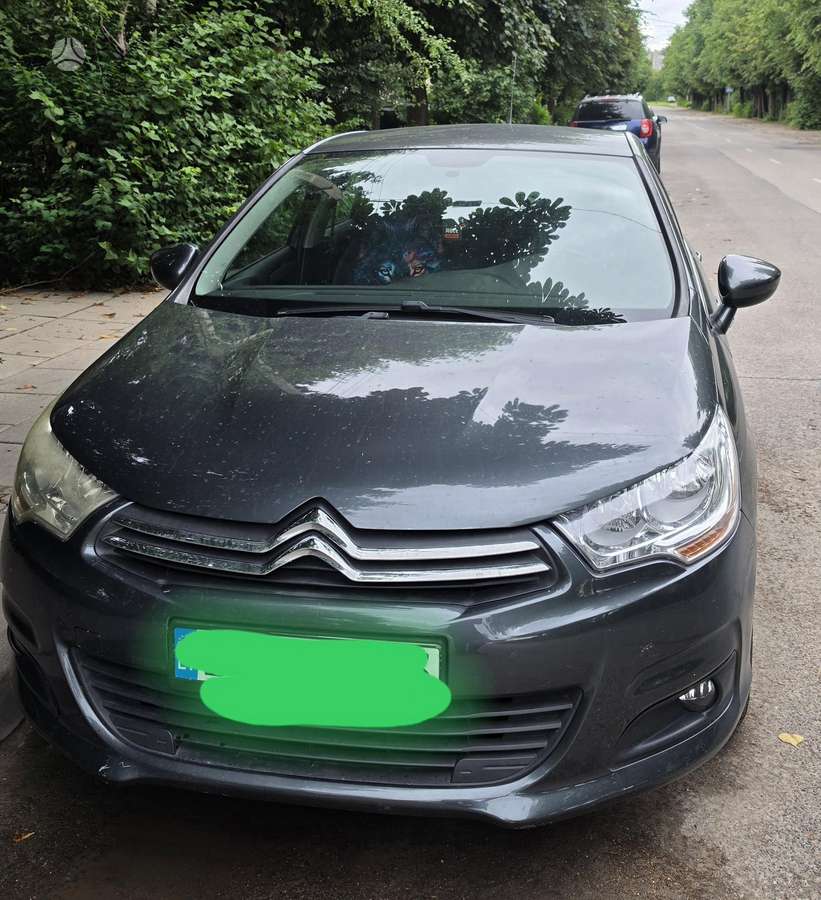 Citroen C4, 1.2 l., hatchback