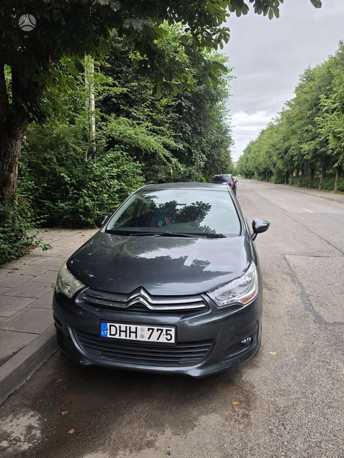 Citroen C4, 1.2 l., hatchback