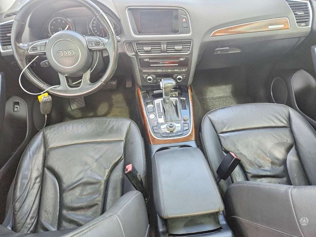 Audi Q5, 3.0 l., off-road / crossover