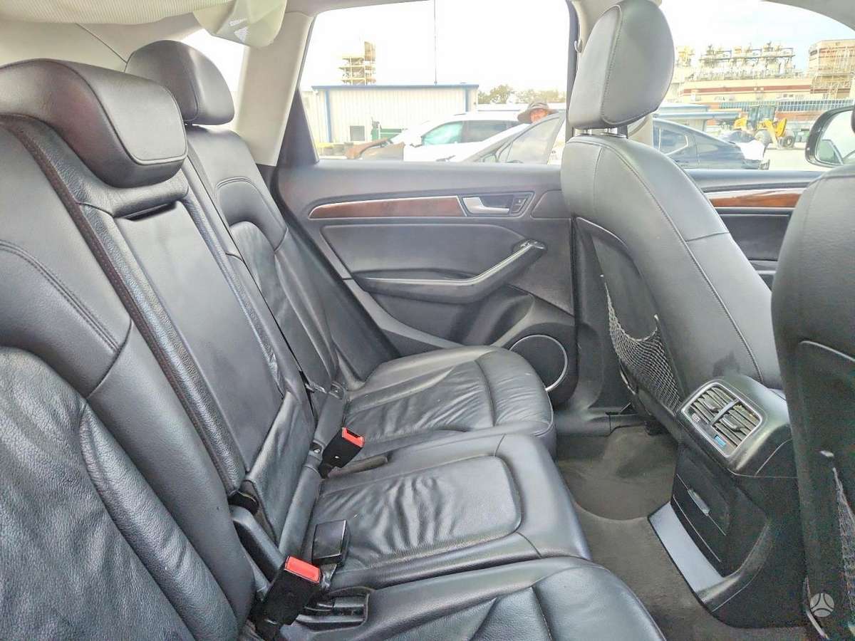 Audi Q5, 3.0 l., off-road / crossover