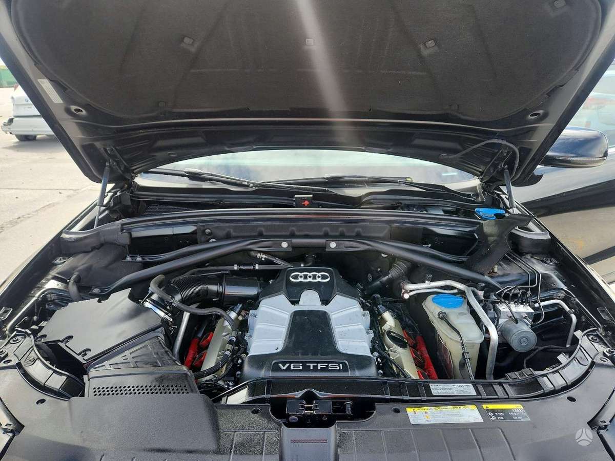 Audi Q5, 3.0 l., off-road / crossover