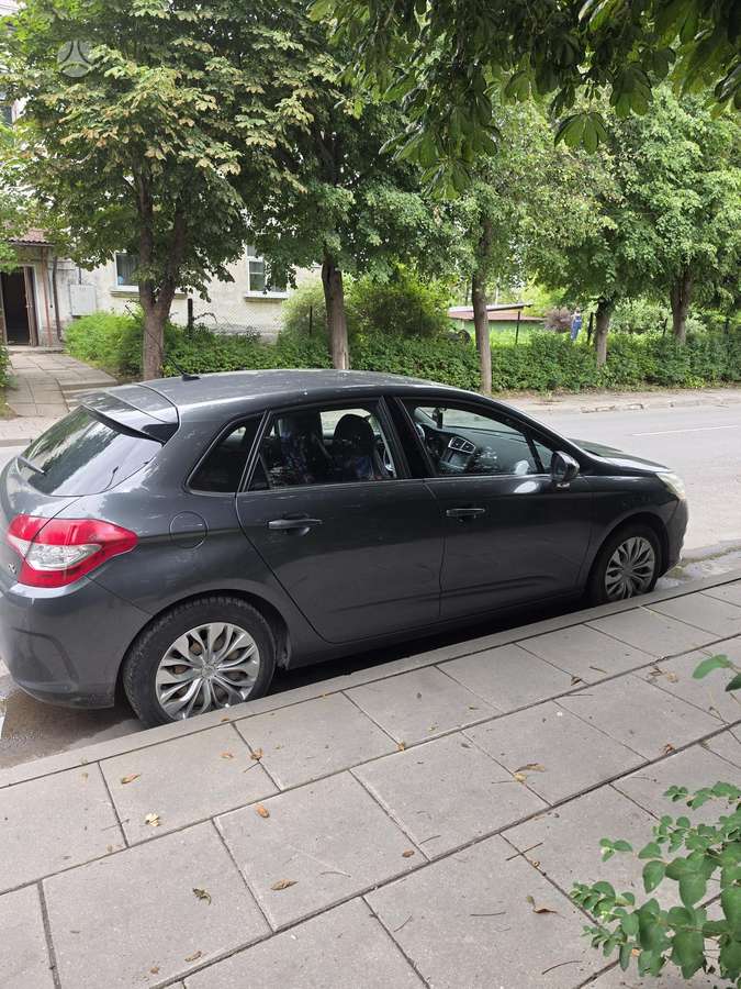 Citroen C4, 1.2 l., Хэтчбек