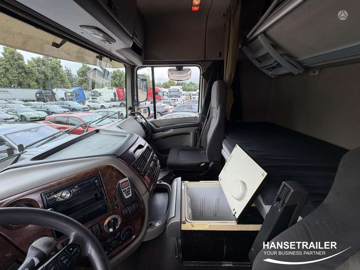 DAF FT XF105.460 Space Cab, 2 спальных места