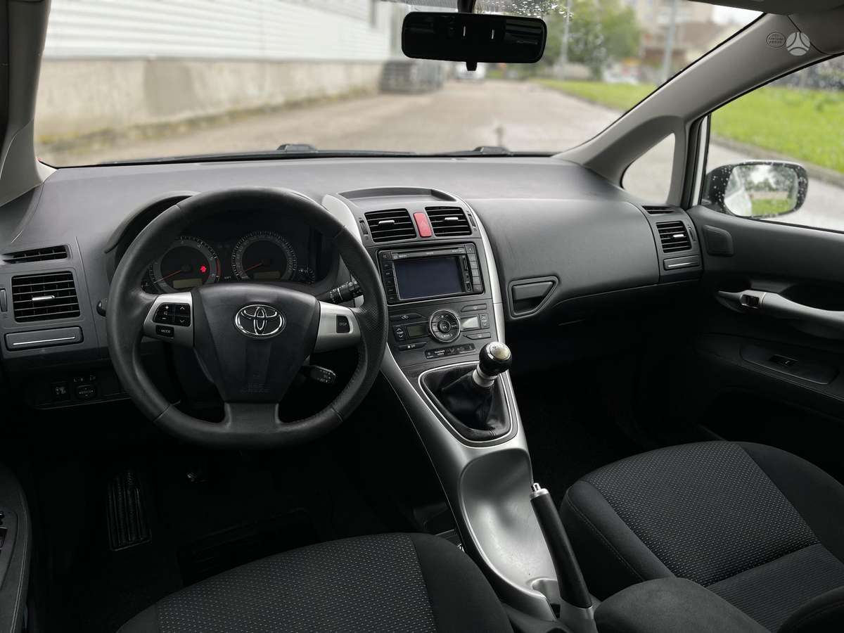 Toyota Auris, 2.0 l., Хэтчбек