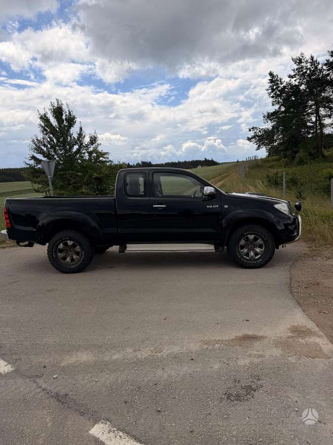Toyota Hilux - 5