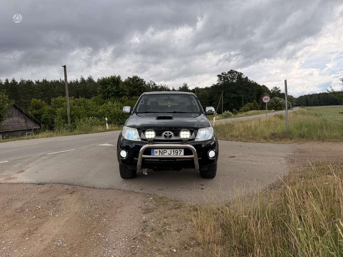 Toyota Hilux - 7