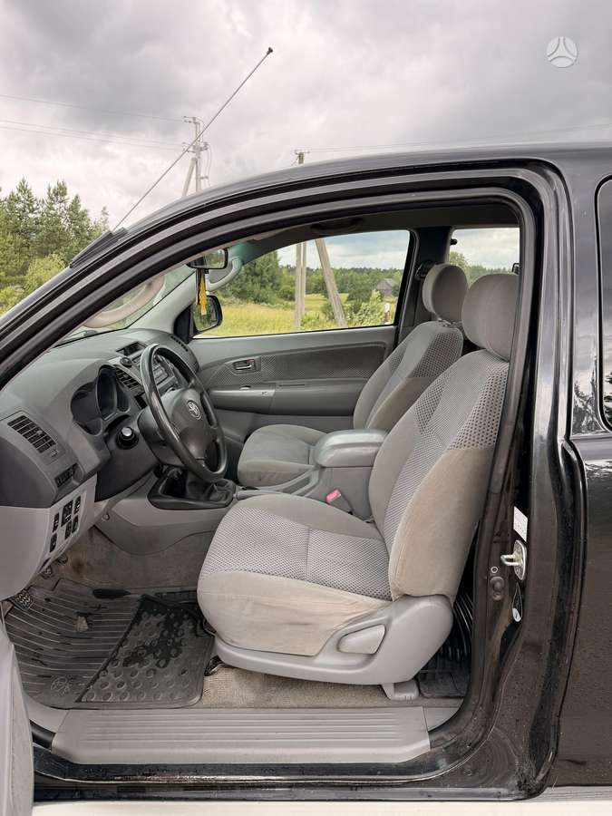 Toyota Hilux - 8