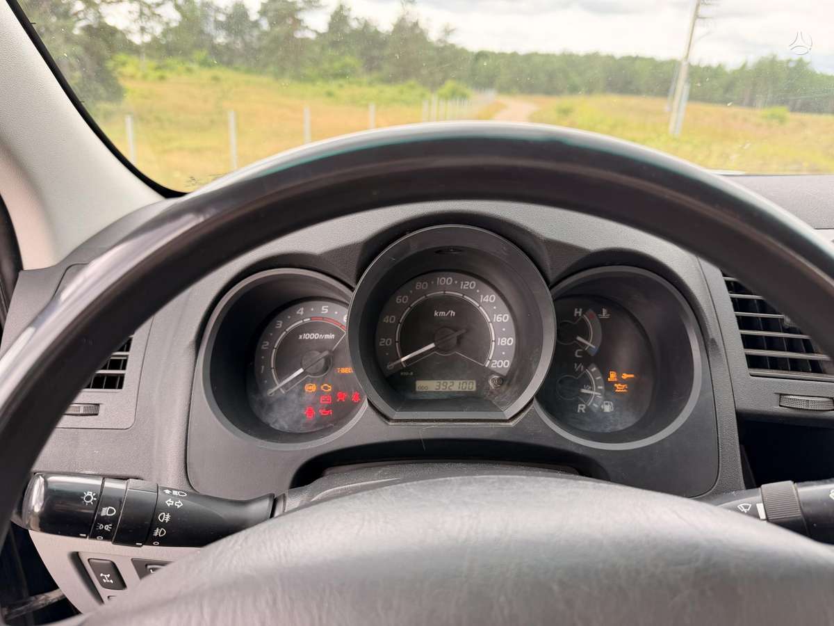 Toyota Hilux - 11