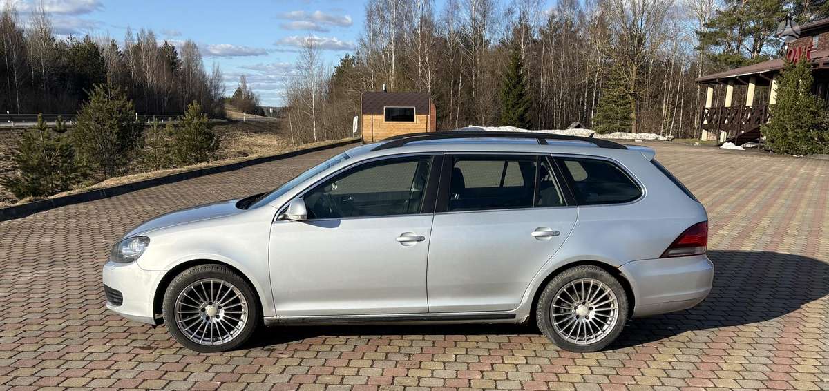 Volkswagen Golf - 5