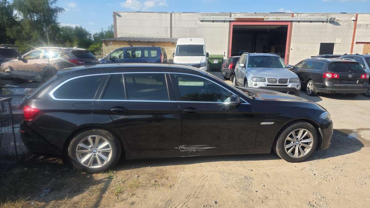 BMW 518, universalas