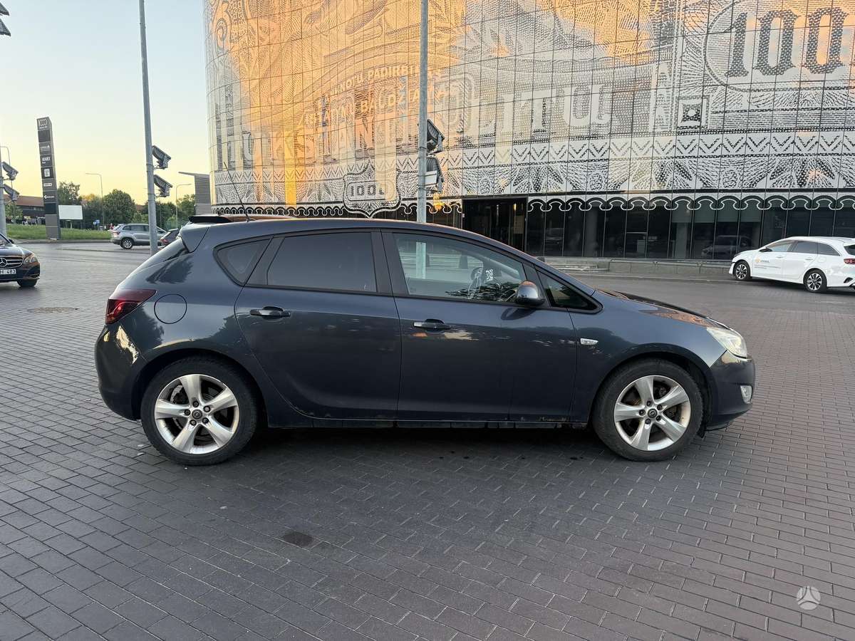 Opel Astra, 1.7 l., Хэтчбек