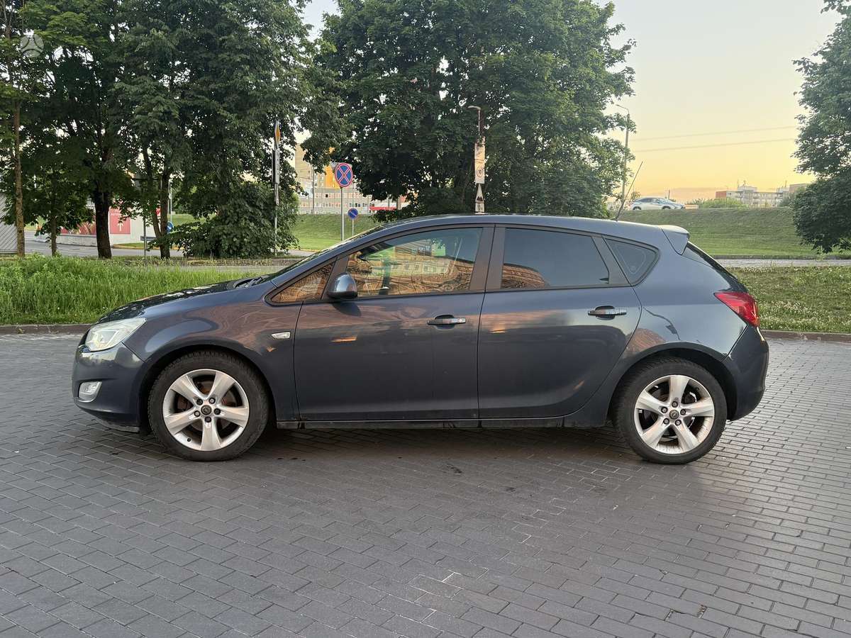 Opel Astra, 1.7 l., hatchback