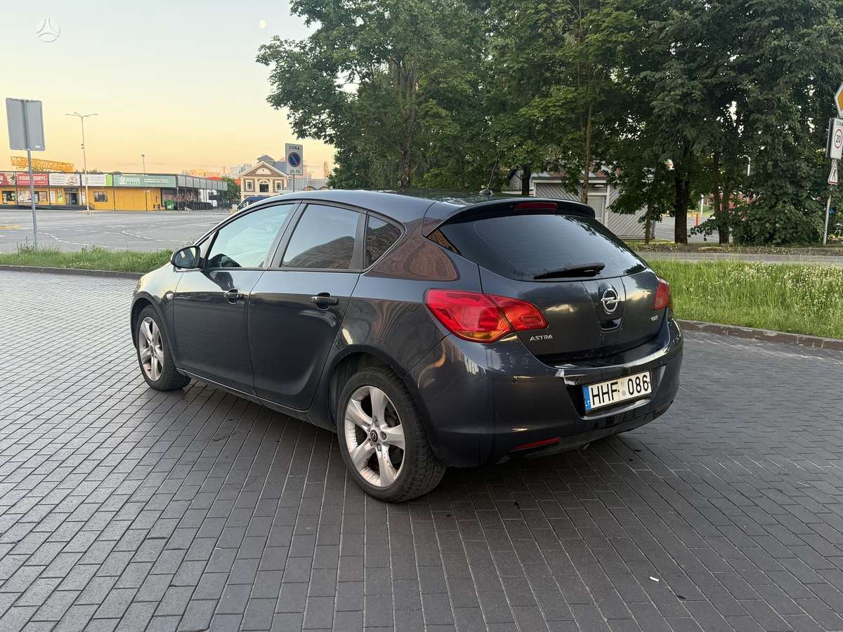 Opel Astra, 1.7 l., hatchback