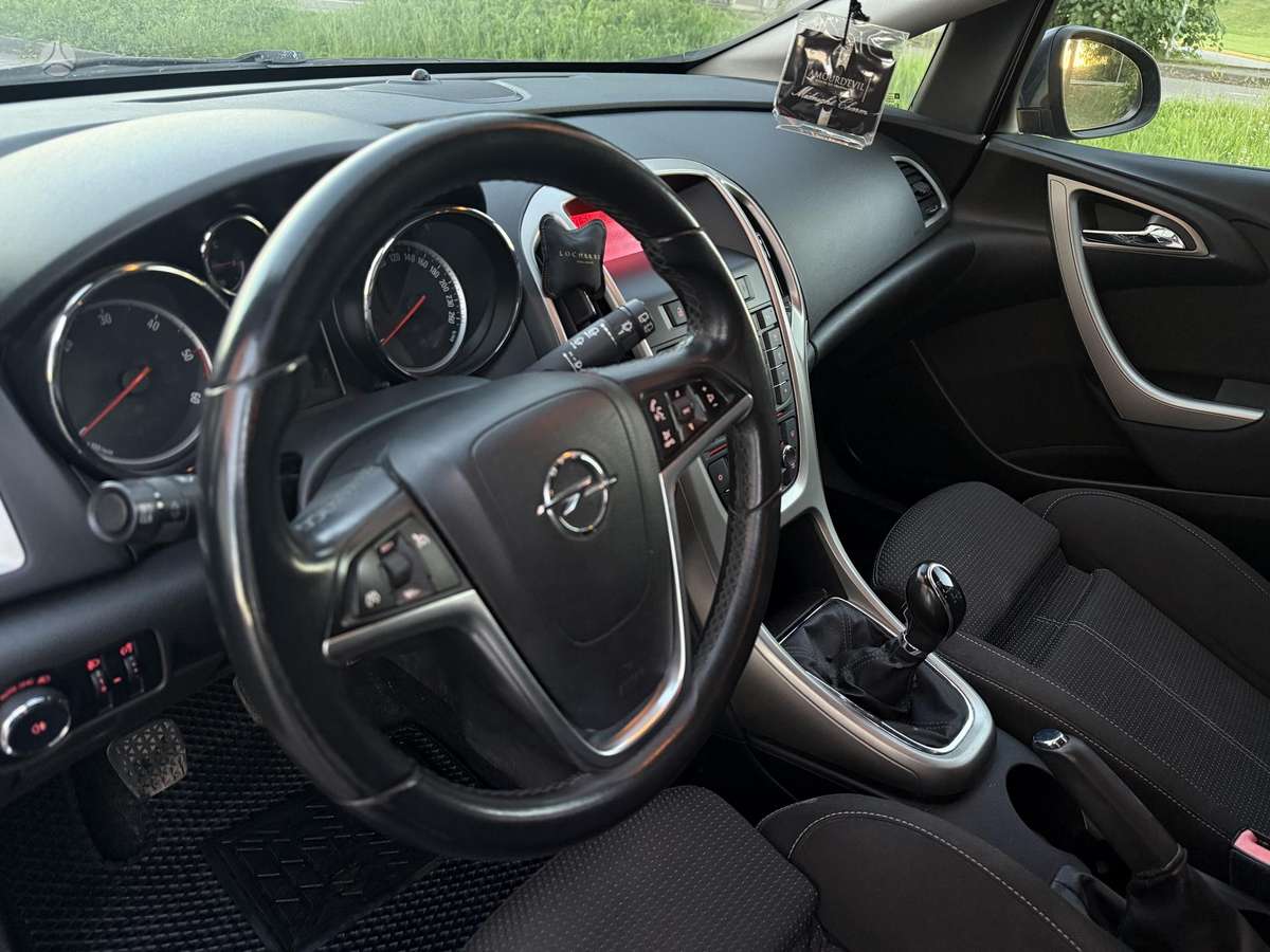 Opel Astra, 1.7 l., Хэтчбек