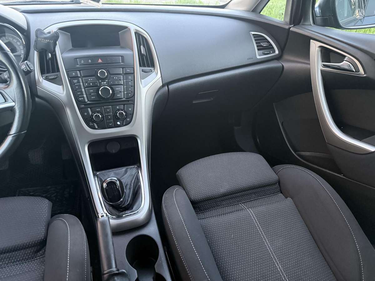 Opel Astra, 1.7 l., Хэтчбек