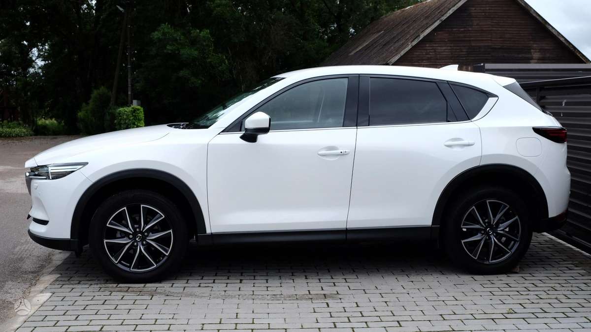 Mazda CX-5, 2.2 l., off-road / crossover