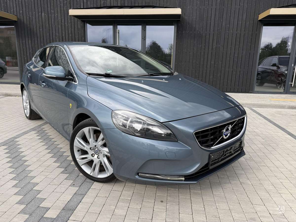 Volvo V40, 2.0 l., hatchback