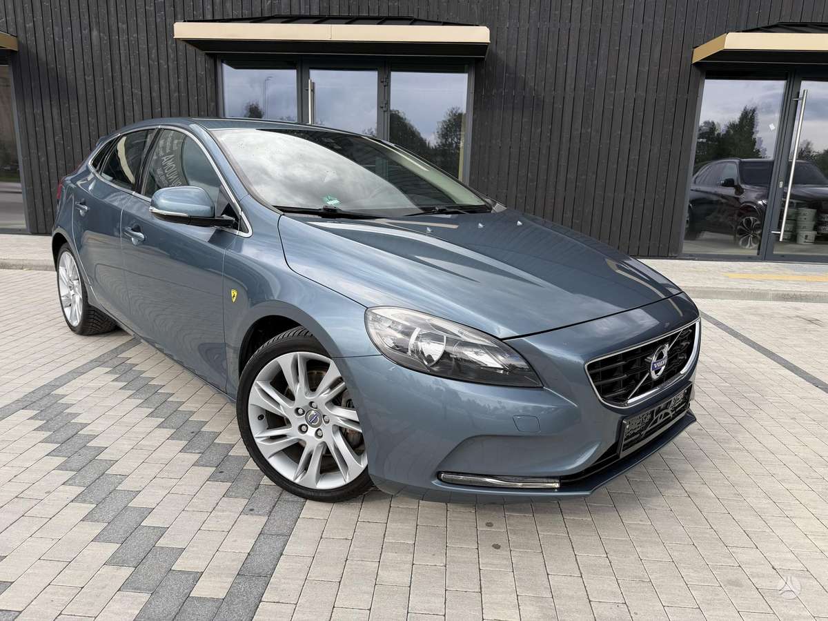 Volvo V40, 2.0 l., hatchback
