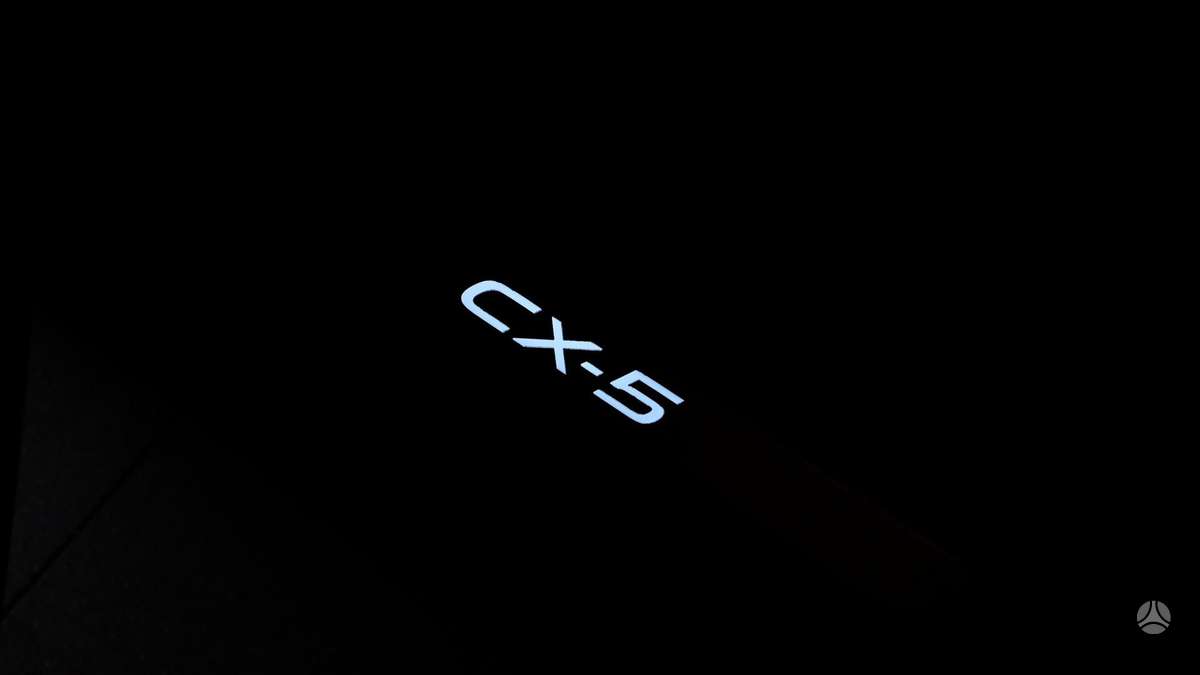 Mazda CX-5, 2.2 l., off-road / crossover