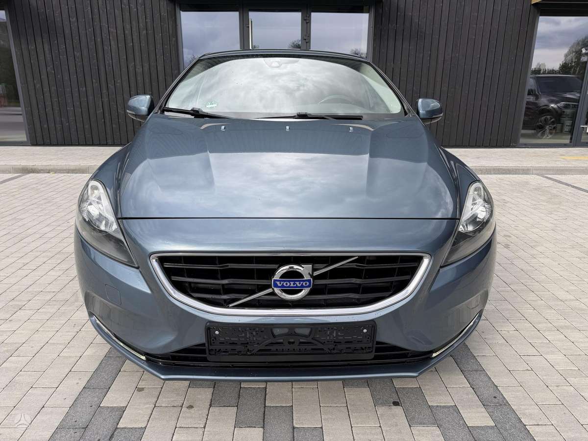 Volvo V40, 2.0 l., hatchback