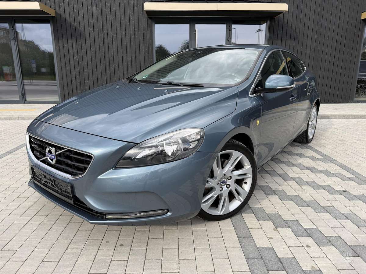 Volvo V40, 2.0 l., hatchback