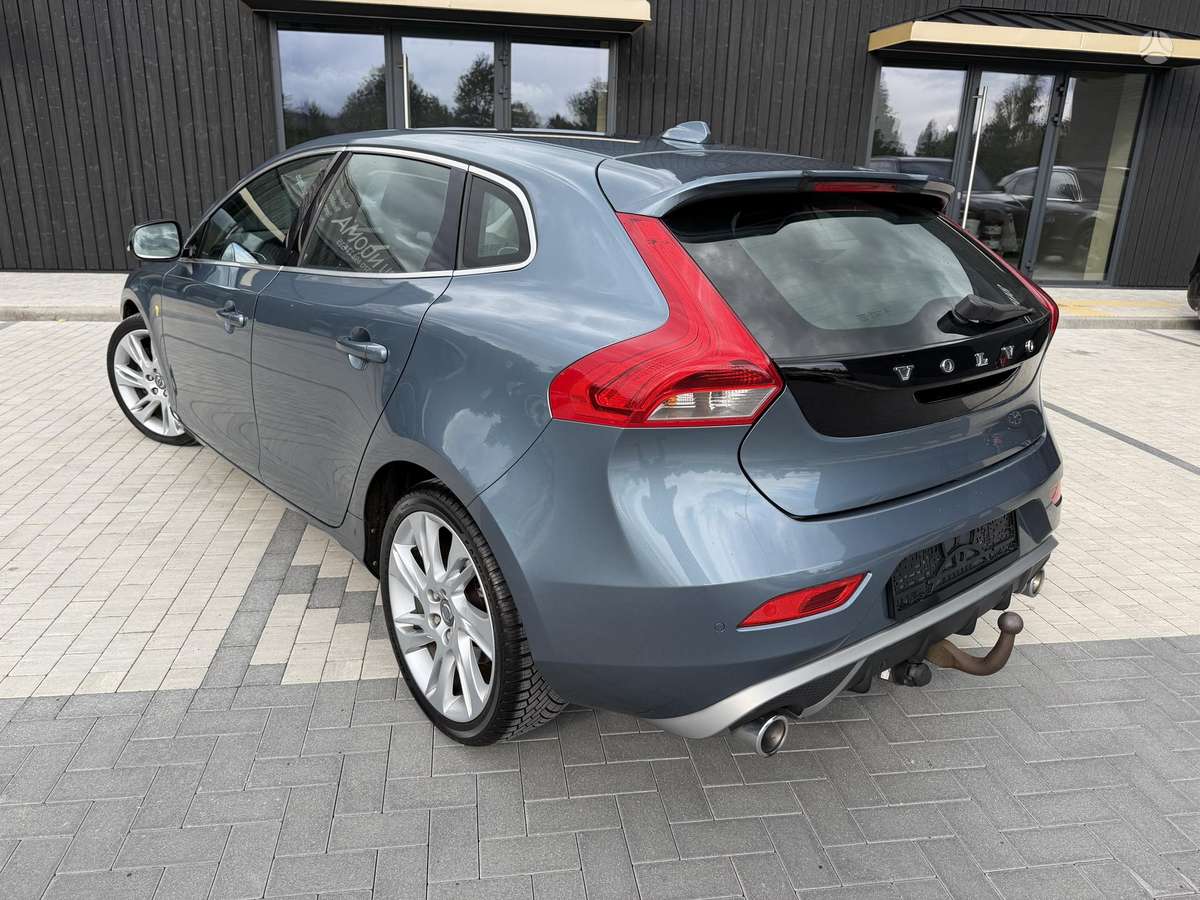 Volvo V40, 2.0 l., hatchback