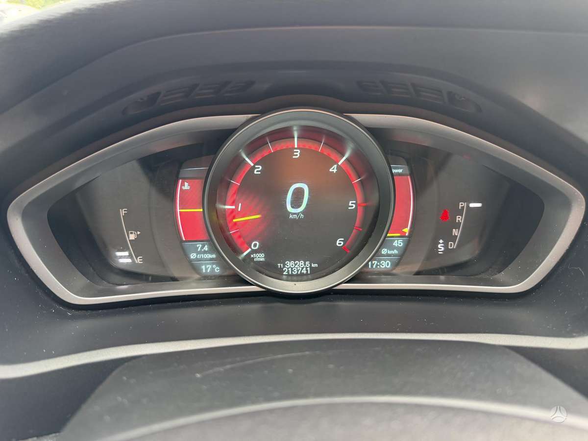Volvo V40, 2.0 l., hatchback